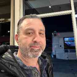 Single Greek man in Floral Park, NY, United States