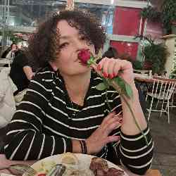 Single Greek woman in Χανιά, Ελλάδα, Greece