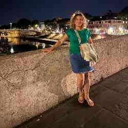 Single Greek woman in London, UK, United Kingdom