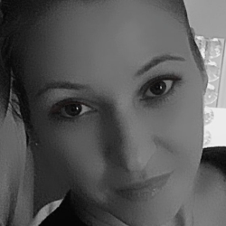 Single Greek woman in New York, NY, United States