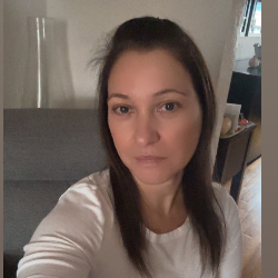 Single Greek woman in New York, NY, United States