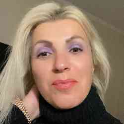 Single Greek woman in Athens, Greece, Greece