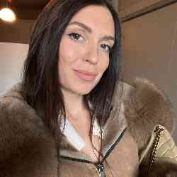 Single Greek woman in Chicago, IL, United States