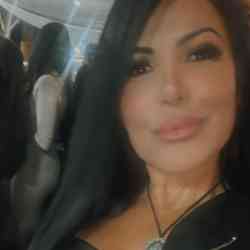 Single Greek woman in Athens, Ελλάδα, Greece