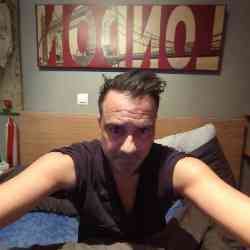 Single Greek man in Athens, Ελλάδα, Greece