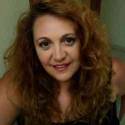 Single Greek woman in Montreal, QC, Canada