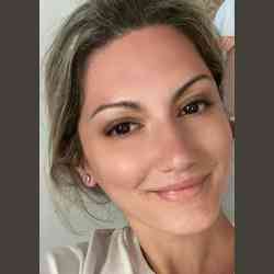 Single Greek woman in Boston, MA, United States