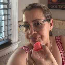 Single Greek woman in Orlando, Florida, United States