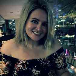 Single Greek woman in Düsseldorf, Germany, Germany