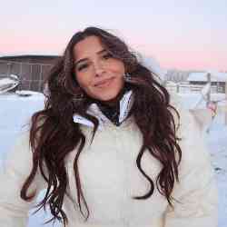 Single Greek woman in London, UK, United Kingdom