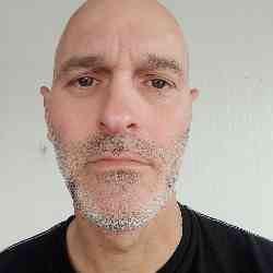 Single Greek man in Πέραμα, Πέραμα, Greece