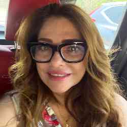 Single Greek woman in New York, NY, United States