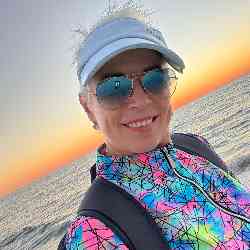 Single Greek woman in Naples, FL, United States