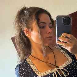 Single Greek woman in Chicago, IL, United States