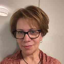 Single Greek woman in Cambridge, England, United Kingdom