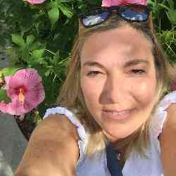 Single Greek woman in Γλυφάδα, Ελλάδα, Greece