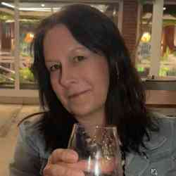 Single Greek woman in Birmingham, UK, United Kingdom