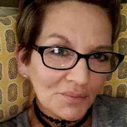 Single Greek woman in London, UK, United Kingdom