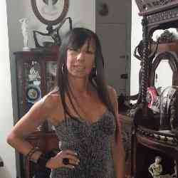 Single Greek woman in New York, NY, United States