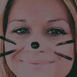 Single Greek woman in Niagara Falls, ON, Canada