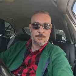 Single Greek man in Παλαιό Φάληρο, Παλαιό Φάληρο, Greece