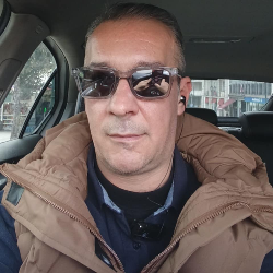 Single Greek man in Παλαιό Φάληρο, Παλαιό Φάληρο, Greece