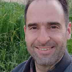 Single Greek man in Athens, Ελλάδα, Greece