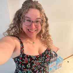 Single Greek woman in Toronto, ON, Canada