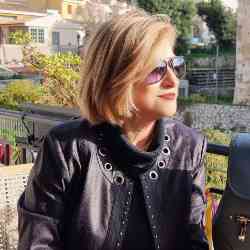 Single Greek woman in Piraeus, Ελλάδα, Greece