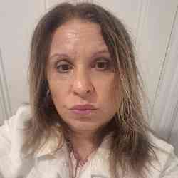 Single Greek woman in Fitzroy North, VIC, Australia