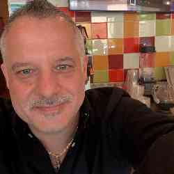 Single Greek man in NYC, NY, United States