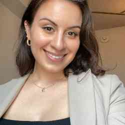 Single Greek woman in Hicksville, NY, United States