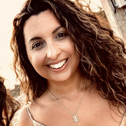 Single Greek woman in Long Beach, NY, United States