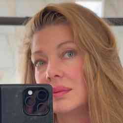 Single Greek woman in Los Angeles, CA, United States