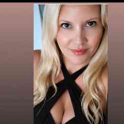 Single Greek woman in Toronto, ON, Canada