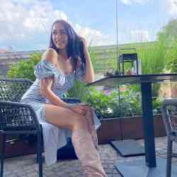 Single Greek woman in Hamburg, Germany, Germany