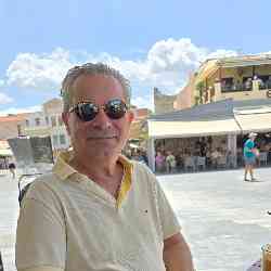 Single Greek man in Sternes, Sternes, Greece