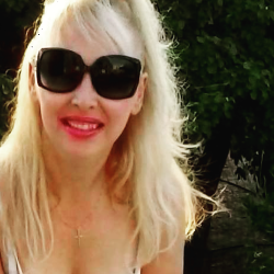 Single Greek woman in Athens, Ελλάδα, Greece