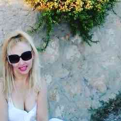 Single Greek woman in Athens, Ελλάδα, Greece
