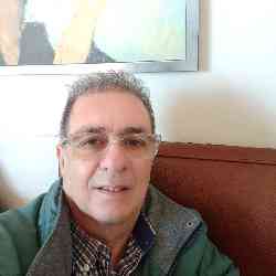 Single Greek man in Athens, Ελλάδα, Greece