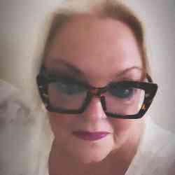 Single Greek woman in Rosedale, CA, United States