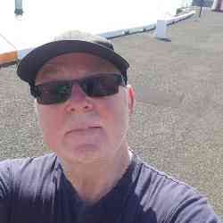 Single Greek man in Castletown, UK, United Kingdom