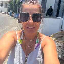 Single Greek woman in Athens, Ελλάδα, Greece
