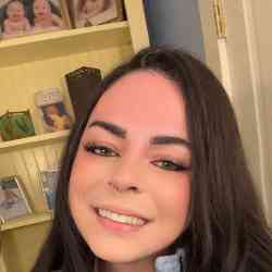 Single Greek woman in Freeport, ME, United States