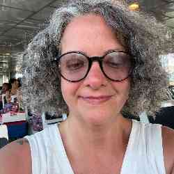 Single Greek woman in New York, NY, United States