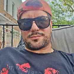 Single Greek man in Queens, New York, United States