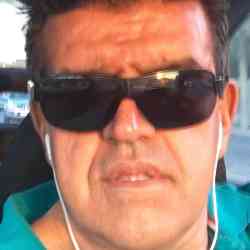 Single Greek man in Σαρωνίδα, Ελλάδα, Greece