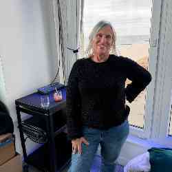 Single Greek woman in Long Beach, NY, United States
