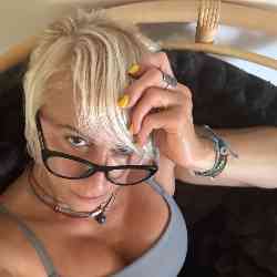 Single Greek woman in Glendale, CA, United States
