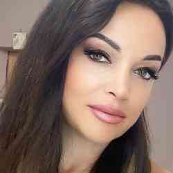 Single Greek woman in Bălți, Молдова, Moldova